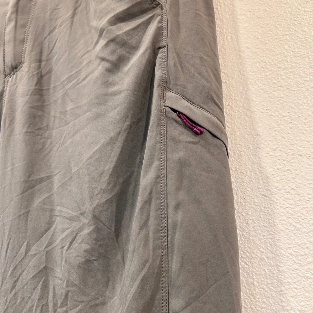 Duluth Trading Co Armachillo Gray Utility Hiking Cargo Pants Womens 12x31